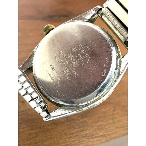 Timex Q Men's Watch Vintage Quartz Gold Dial Day Date 33mm Expansion Ste… - Picture 6 of 14